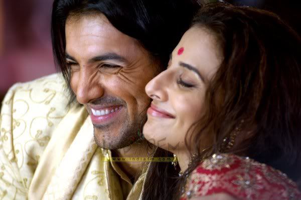 http://i561.photobucket.com/albums/ss52/john_abrh/John_films/Salaam_E_Ishq/still39.jpg