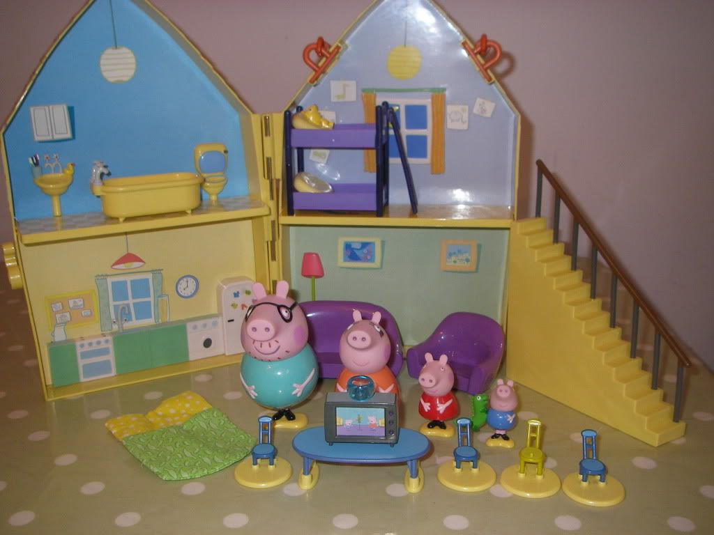 Peppa Pig House 1 Photo by kearpy2002 | Photobucket