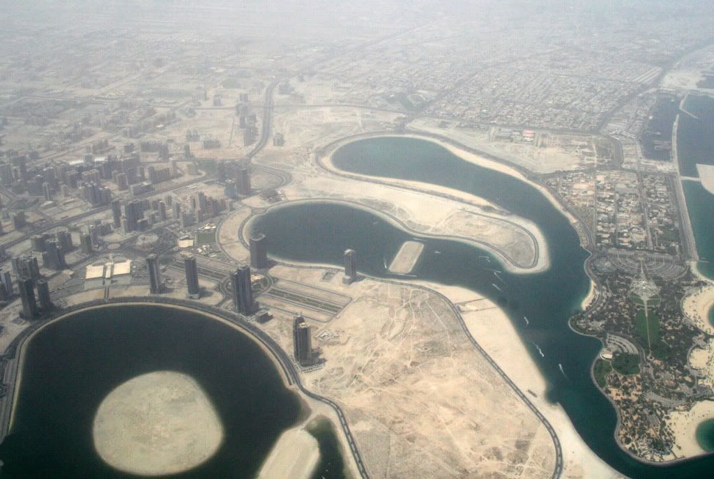 http://i561.photobucket.com/albums/ss57/vivekman777/BOM-DXB%20June%202010/P54.jpg