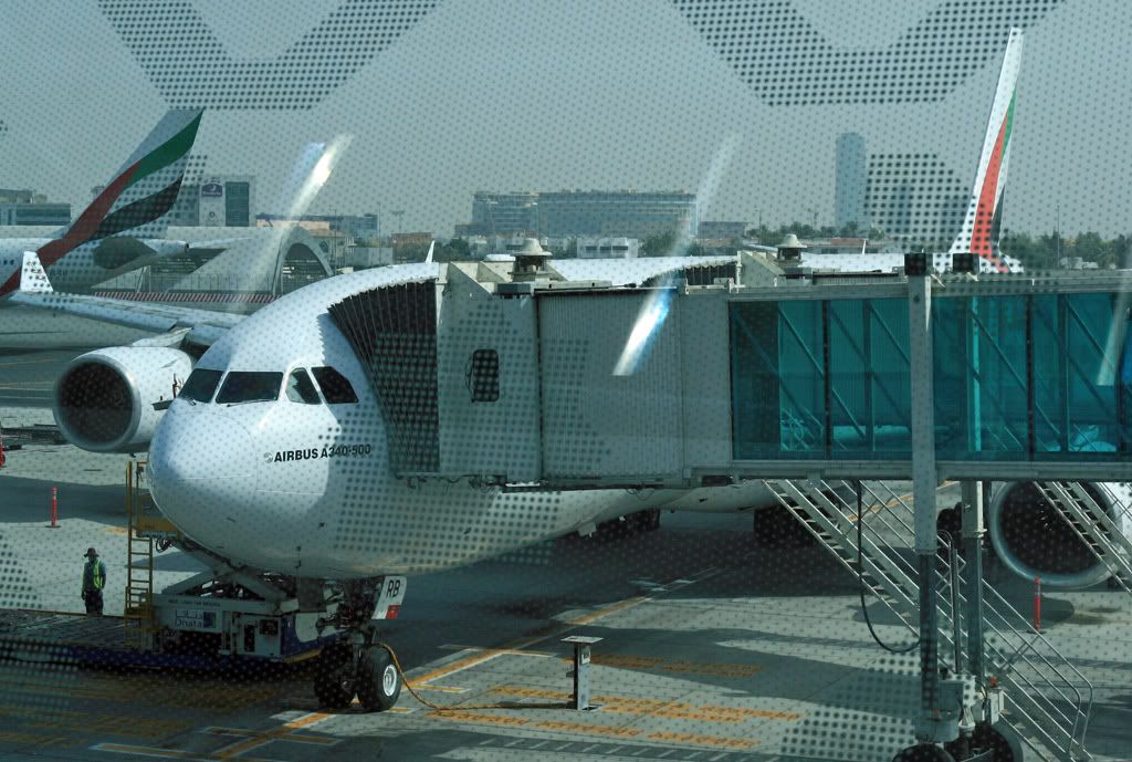 http://i561.photobucket.com/albums/ss57/vivekman777/DXB-BOM%20EK%20Business/P26.jpg