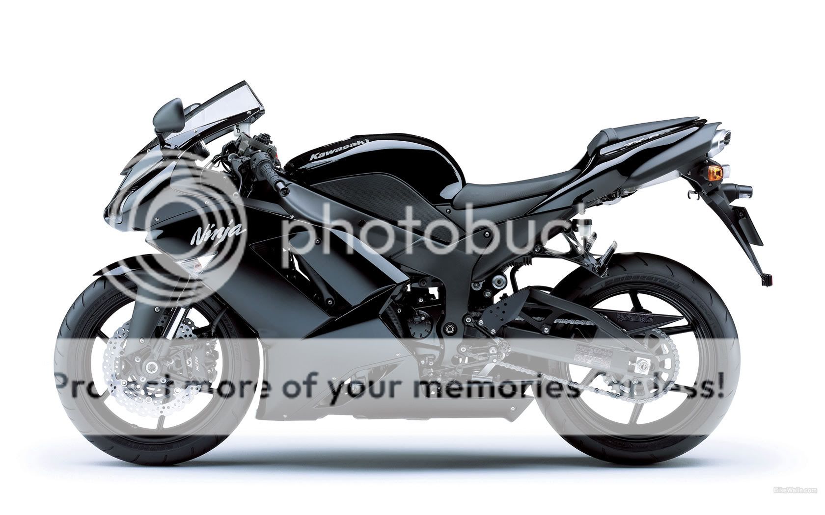 http://i561.photobucket.com/albums/ss52/john_abrh/JOHN/Motorcycles/Kawasaki_Ninja_ZX-6R_2008_15_1680x1.jpg