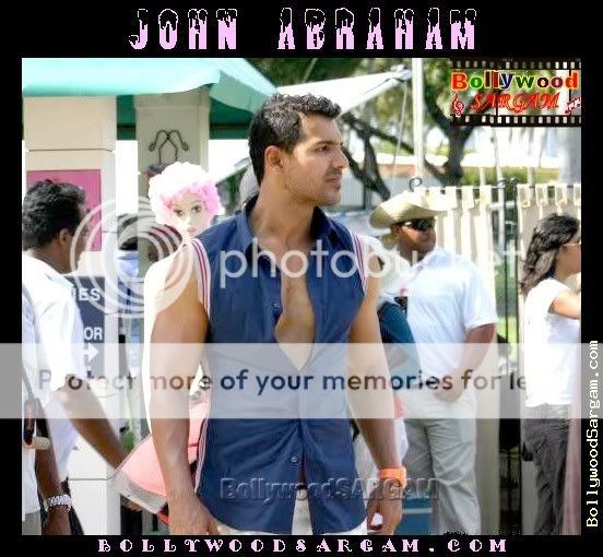 http://i561.photobucket.com/albums/ss52/john_abrh/John_films/Dostana/John_Abraham_BollywoodSargam_smilin.jpg